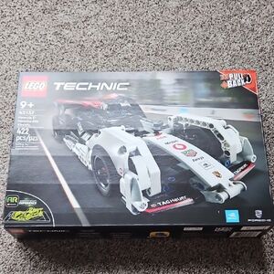 LEGO Technic Formula E, Porsche 99x Pull-Back Race Car - Black and White NIB